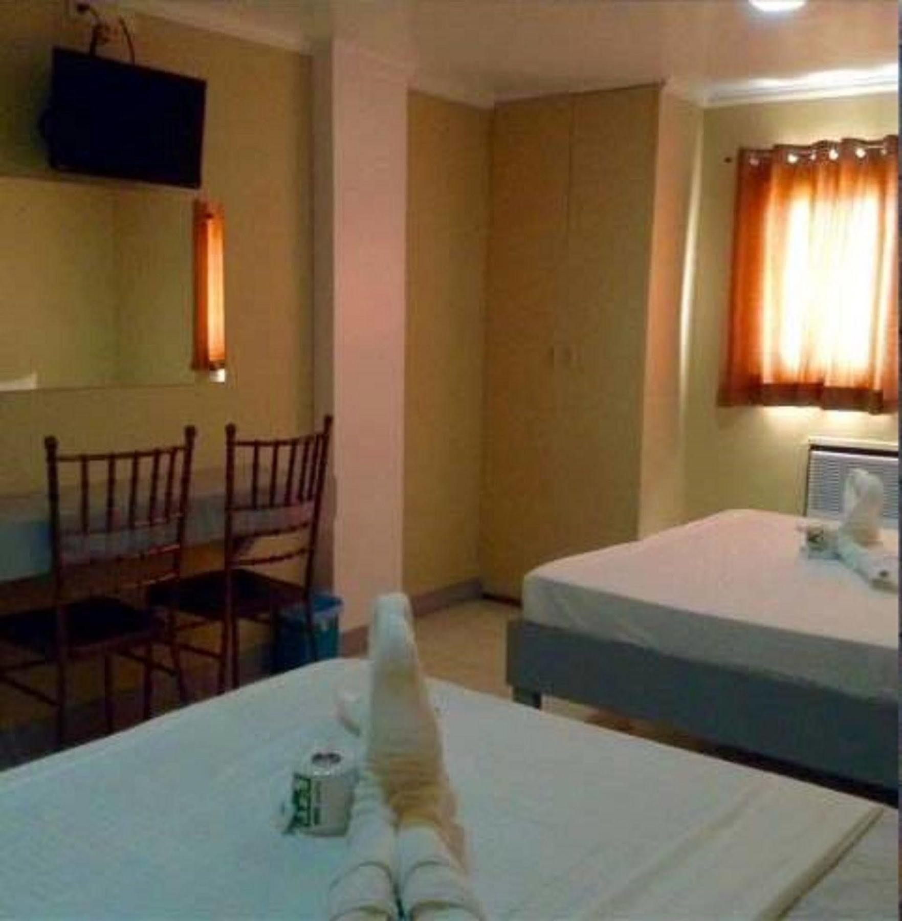Ukl Ever Resort Hotel Laoag Extérieur photo